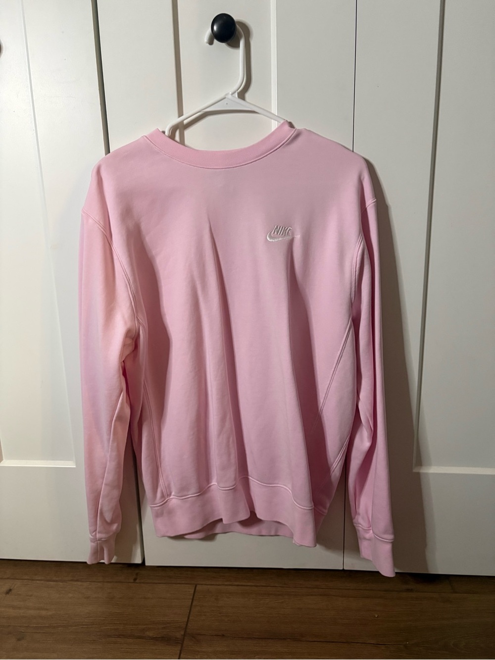Nike Light Pink Crewneck Sweatshirt with Embroidered Logo